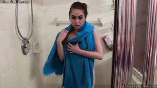 Riley Reid makes her sister a slut naked sex clip
